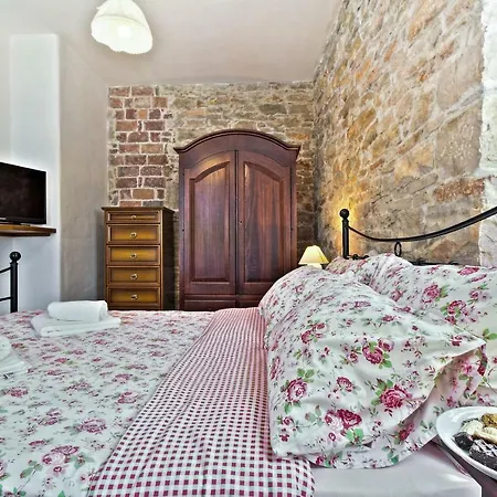 וילה Dora אומאג